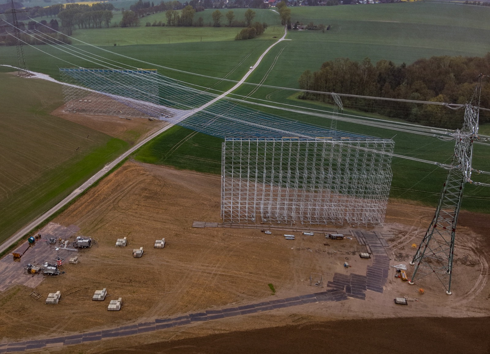 Schutzgerüst für den Freileitungsbau Röhrsdorf 50Hertz